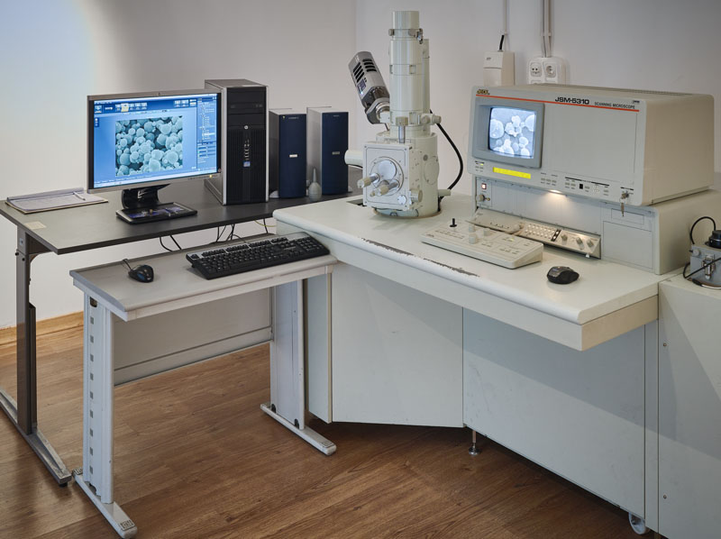 Electronic microscopy room